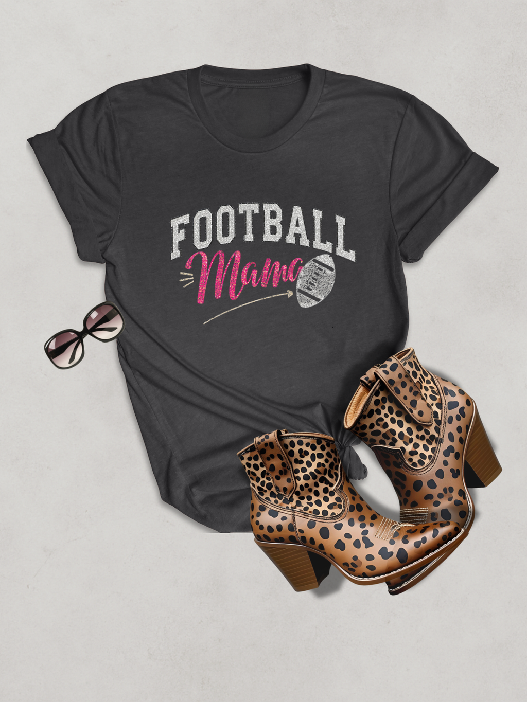FOOTBALL MAMA.™ — Tee (Prv. 22:6)