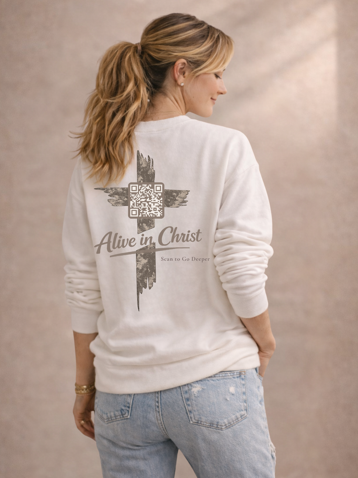Alive in Christ. - sweatshirt - QR